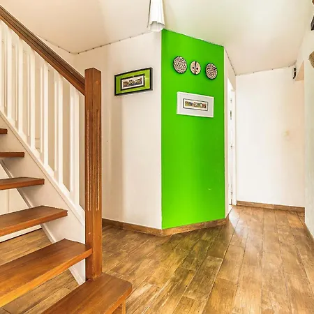 4 Bedroom Gorgeous In * 布格奈斯