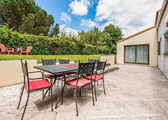 4 Bedroom Gorgeous In * Bouguenais