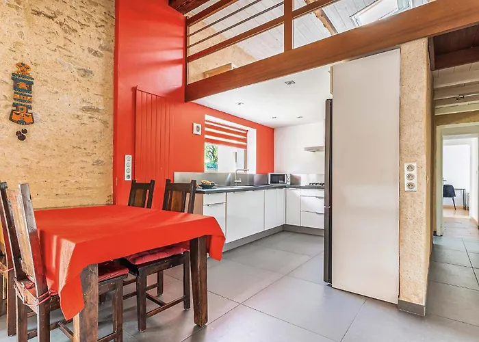 4 Bedroom Gorgeous In * Bouguenais