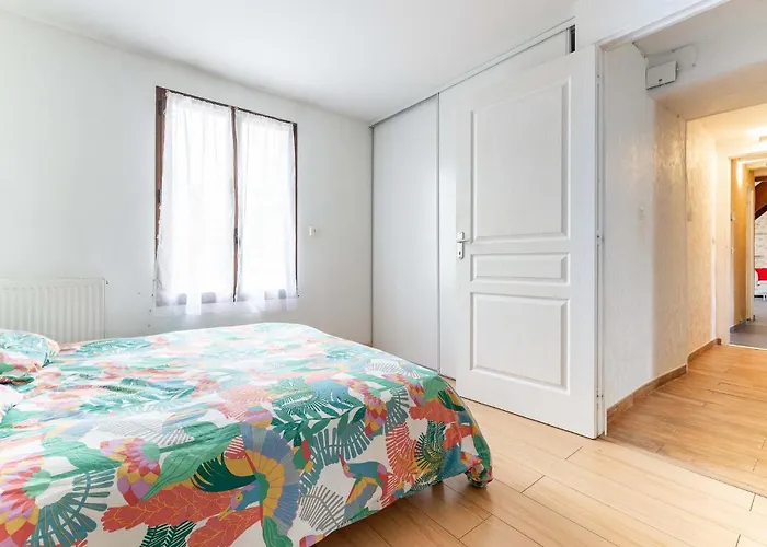 Hébergement de vacances 4 Bedroom Gorgeous In