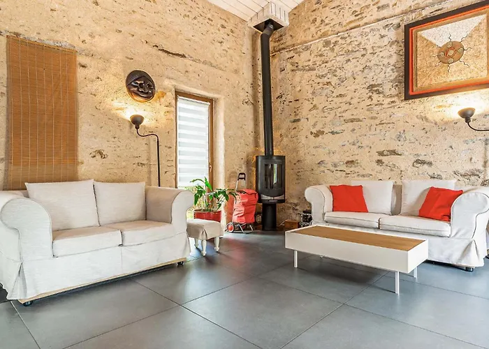 Hébergement de vacances 4 Bedroom Gorgeous In *